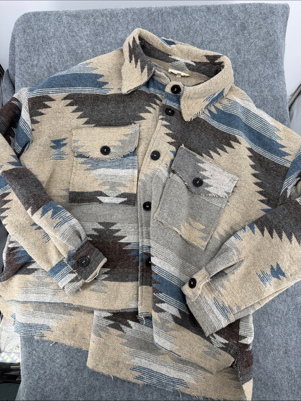 La Miel Shirt Jacket Top Shacket Buttons Southwestern Blanket Frayed Aztec M